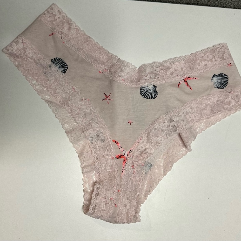 Victoria’s Secret Lace Trimmed Pink Seashell Print Panty